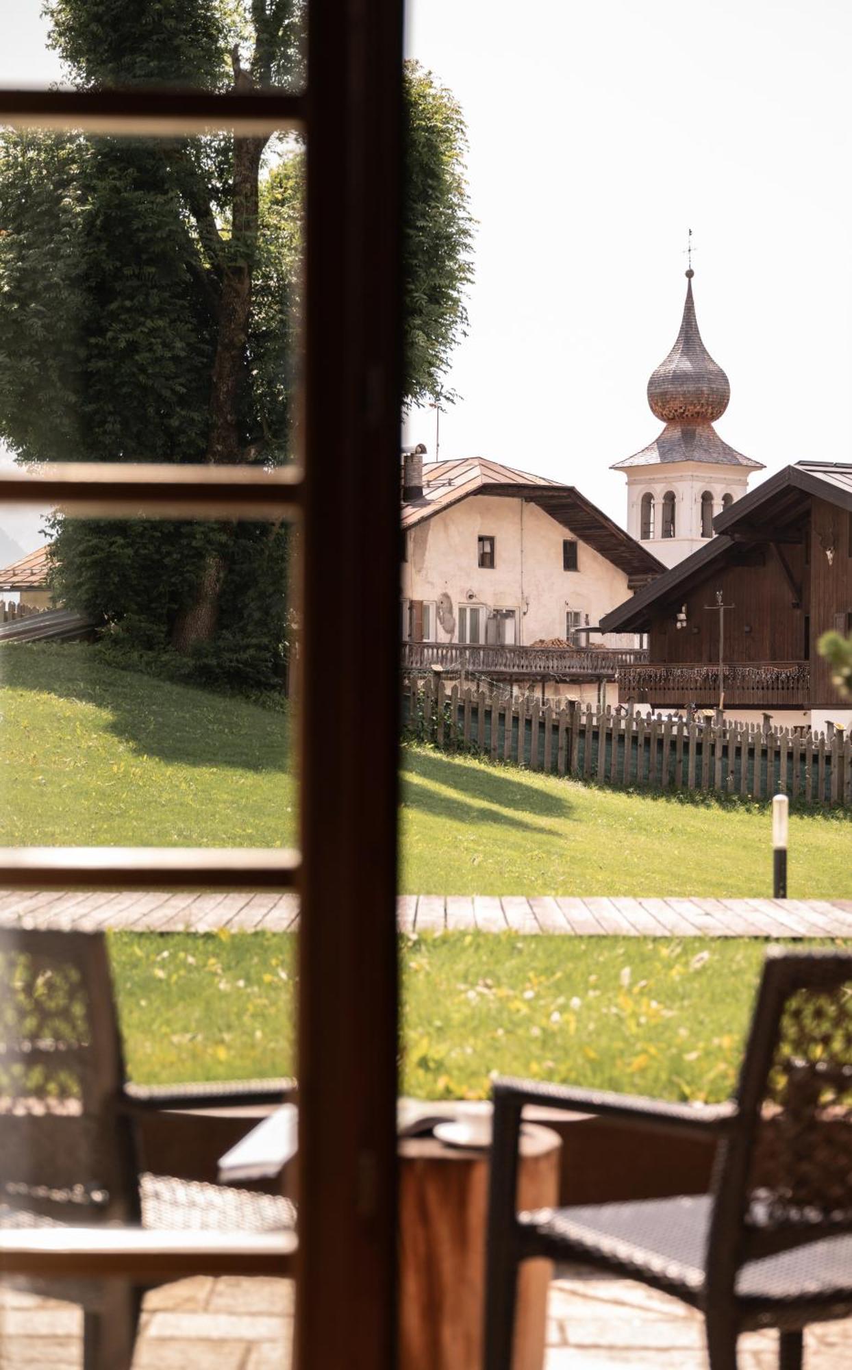 Rosapetra Spa Resort - Small Luxury Hotels Of The World Cortina d'Ampezzo Exterior photo