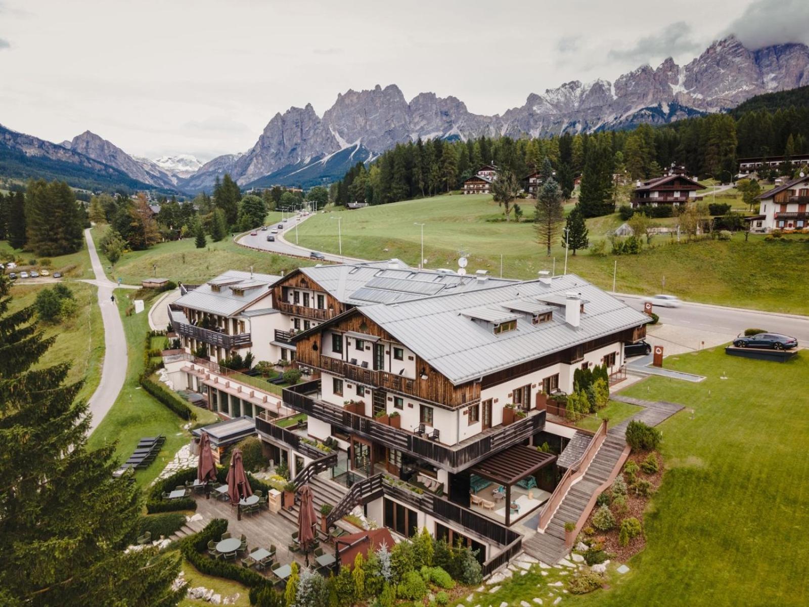 Rosapetra Spa Resort - Small Luxury Hotels Of The World Cortina d'Ampezzo Exterior photo